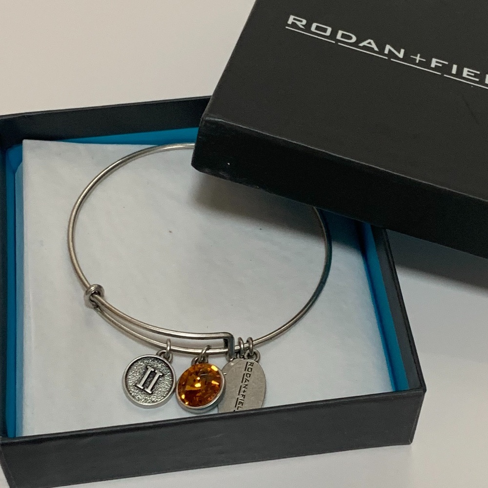Rodan + And Fields Level Ii Dangle Bracelet - image 3